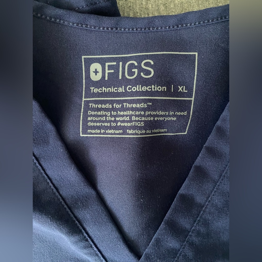 Figs Scrub Top - Picture 3 of 3